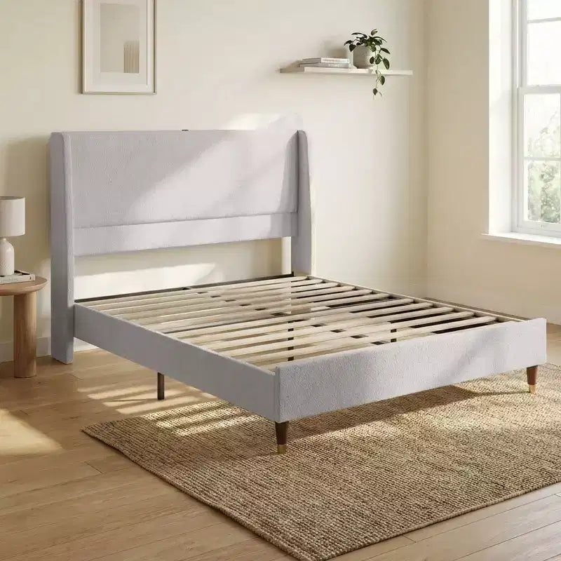 Letto moderno imbottito con contenitore